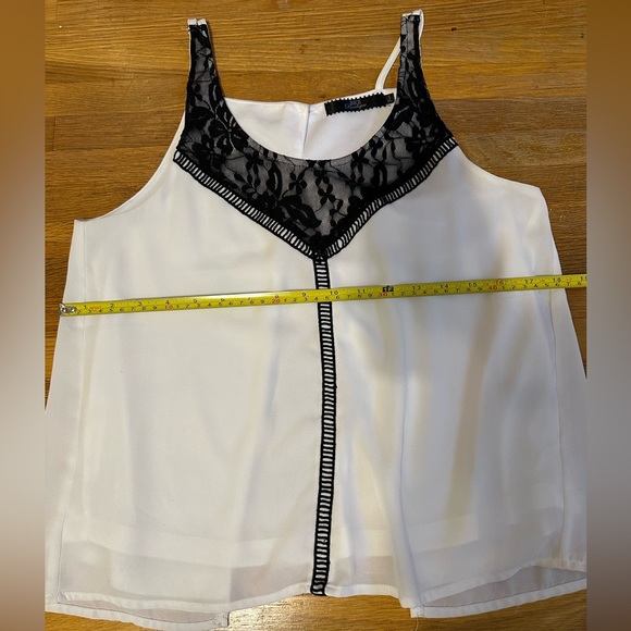 *last chance* Buckle Boutique | Women’s white tank top w/ black lace overlay - Picture 9 of 16